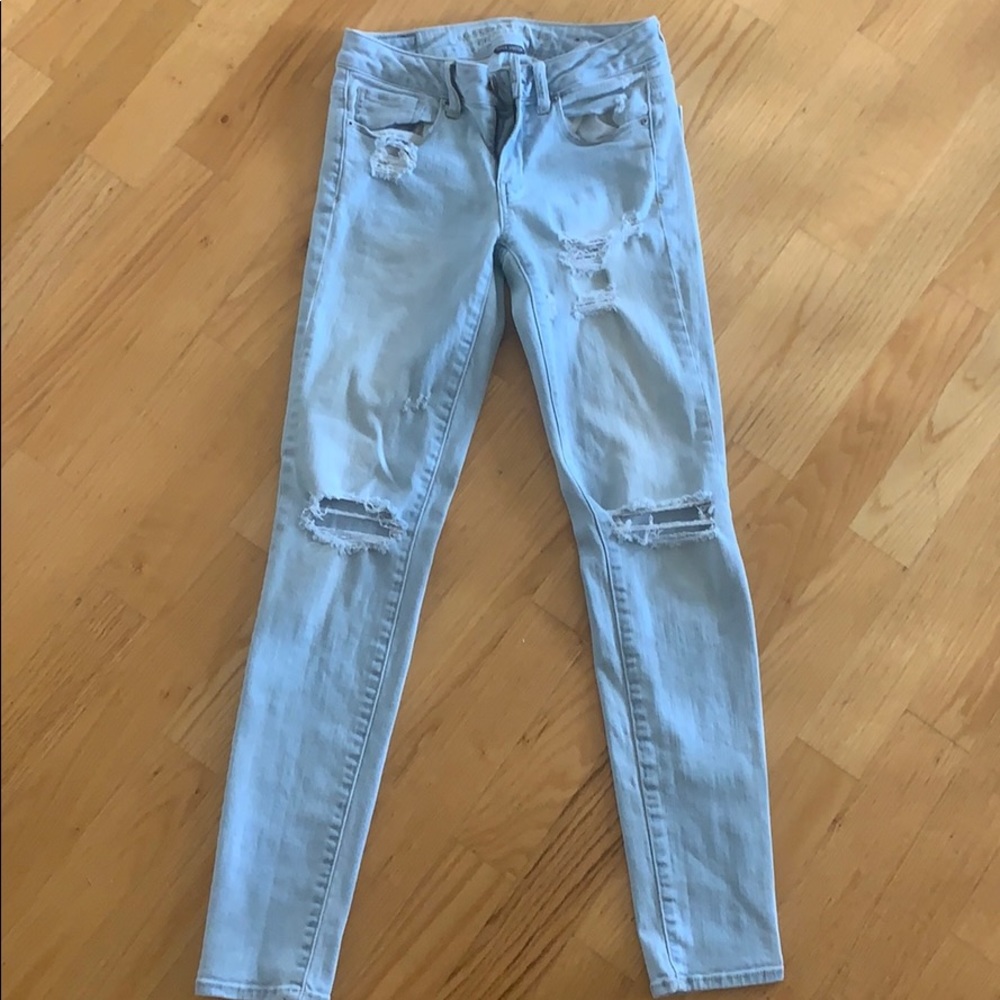 American eagle distressed jeans